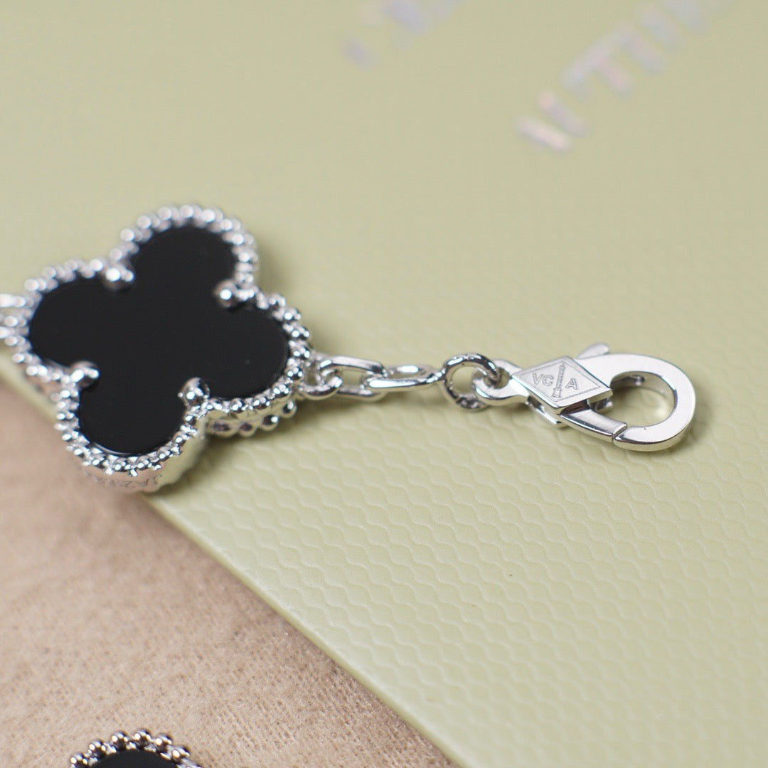 [CLOVER JEWELRY]クローバー 5モチーフ オニキス ブレスレット シルバー