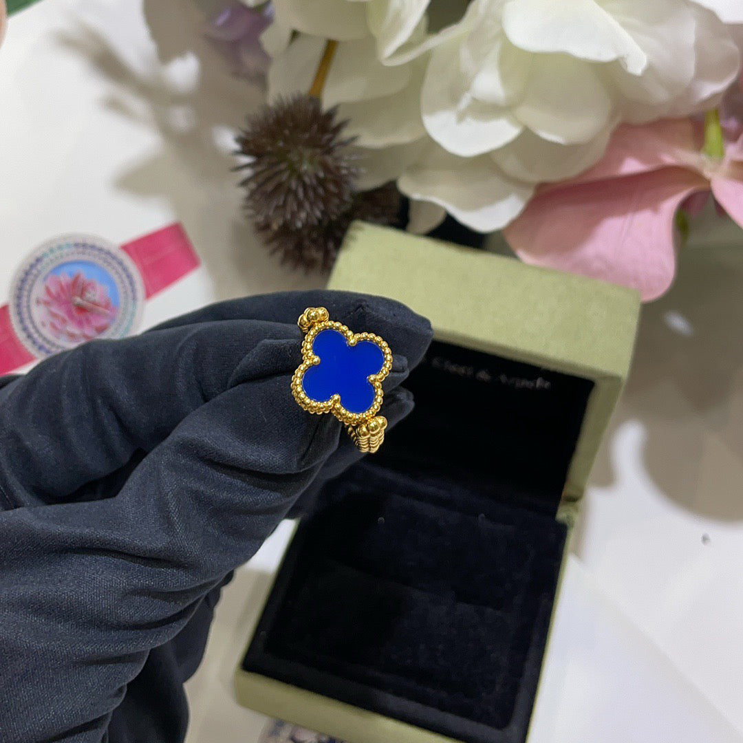[Clover Jewelry]WENDEBARER BLAUER ACHATRING VON CLOVER