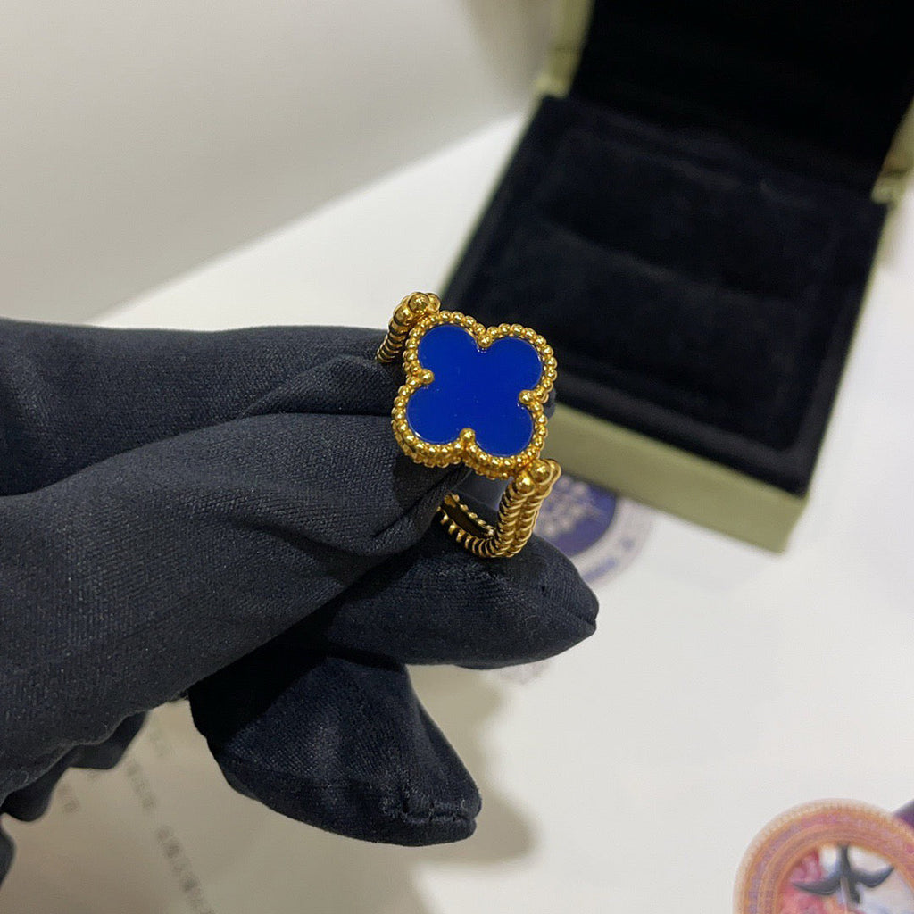[Clover Jewelry]WENDEBARER BLAUER ACHATRING VON CLOVER
