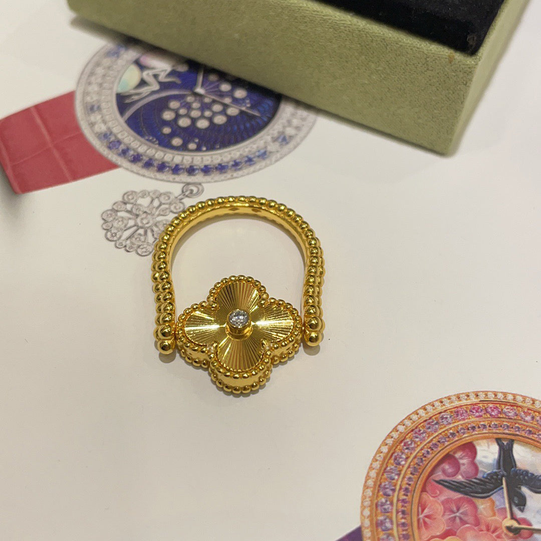 [Clover Jewelry]WENDEBARER BLAUER ACHATRING VON CLOVER