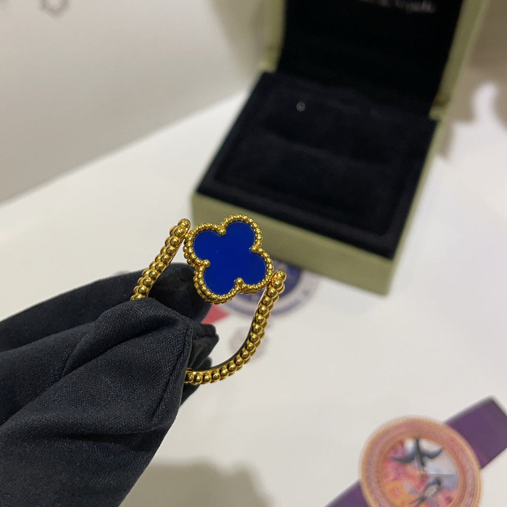 [Clover Jewelry]WENDEBARER BLAUER ACHATRING VON CLOVER