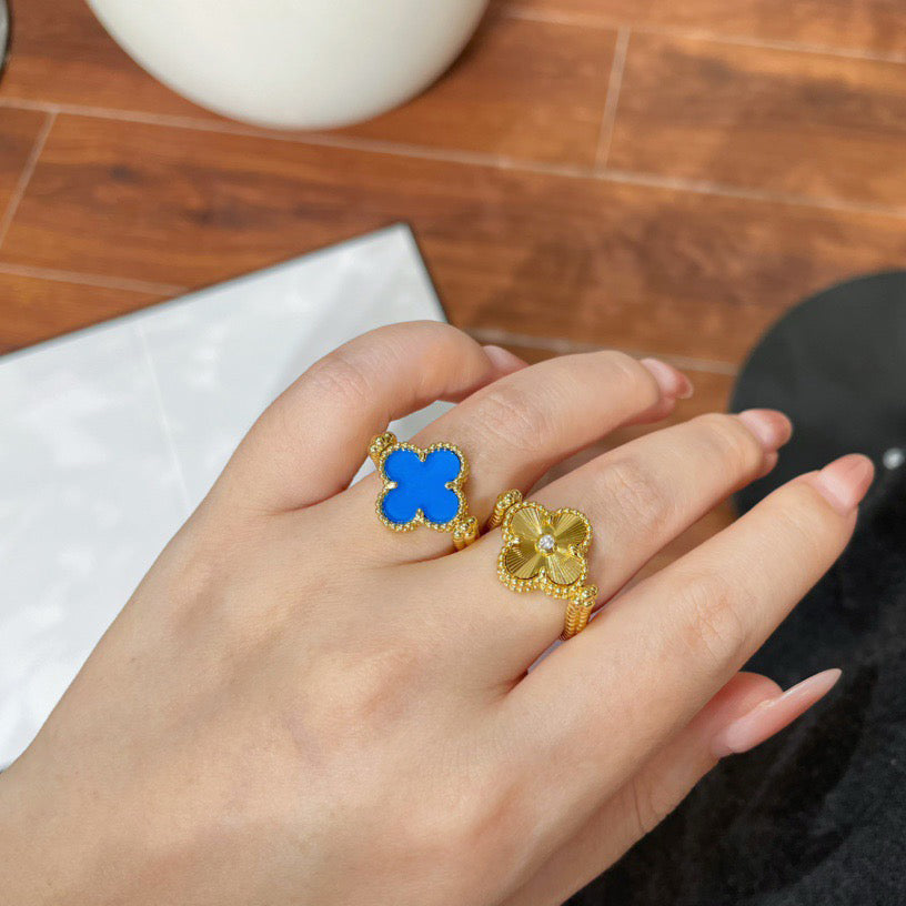 [Clover Jewelry]WENDEBARER BLAUER ACHATRING VON CLOVER