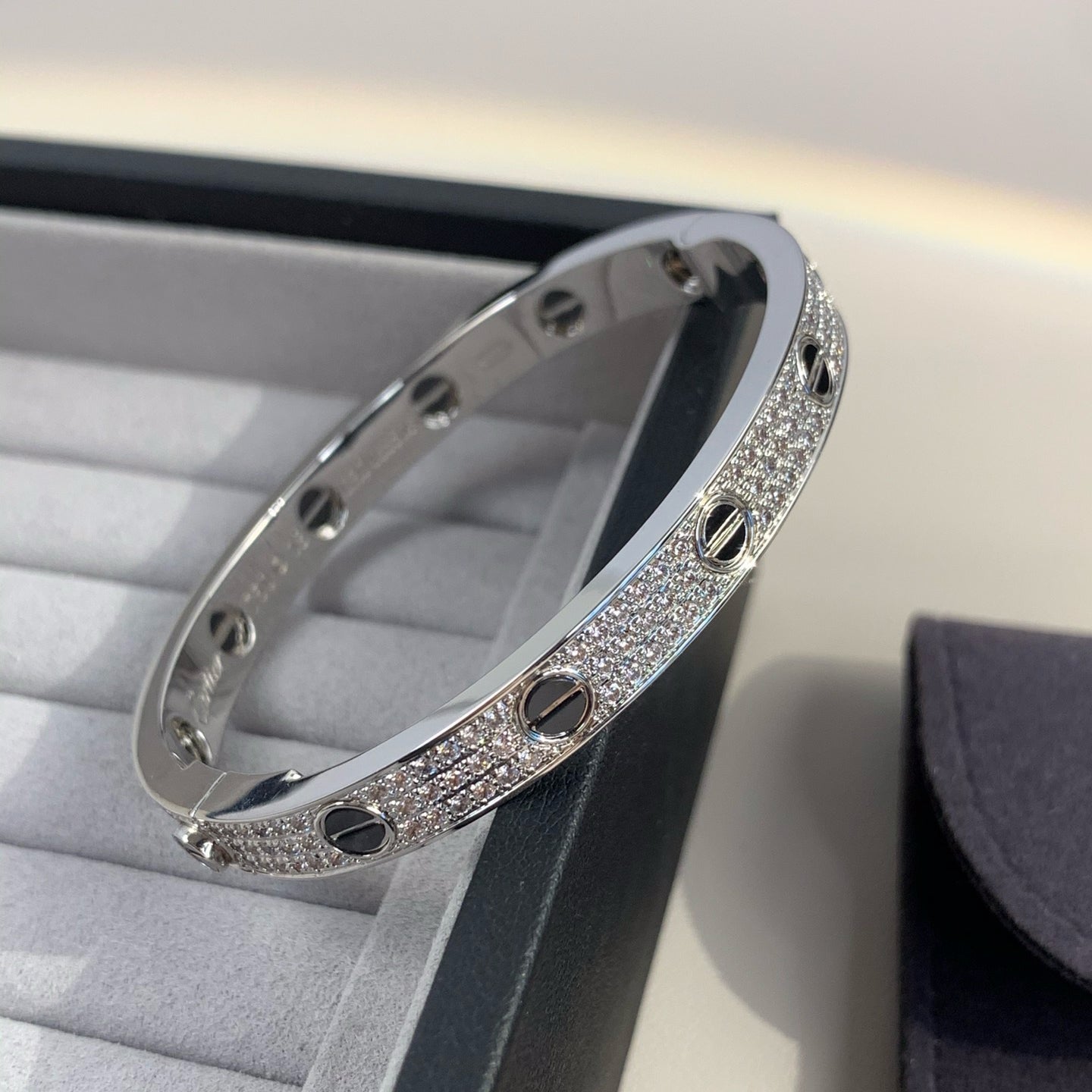 [Clover Jewelry]LIEBESARMBAND 6.1MM DIAMANTBESETZTE KERAMIK