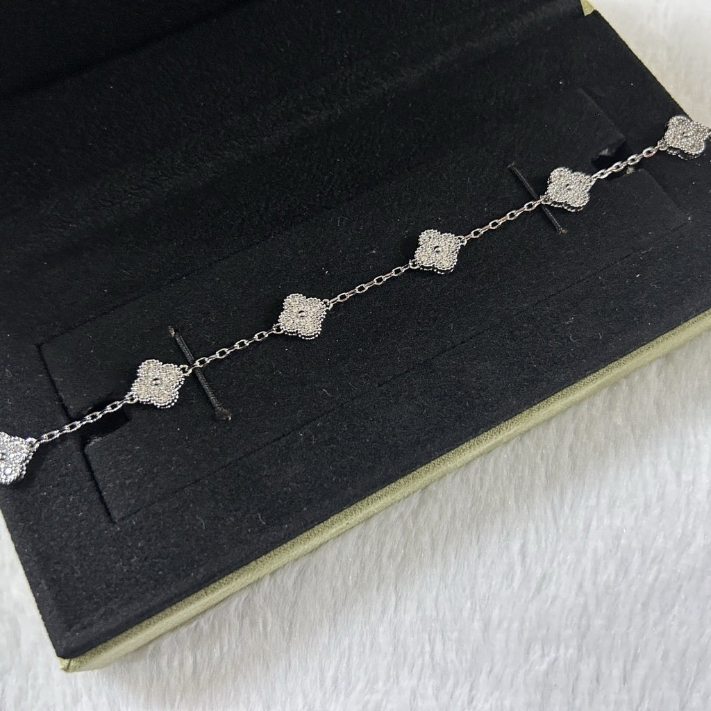 [Clover Jewelry]クローバー 6モチーフ ダイヤモンドブレスレット