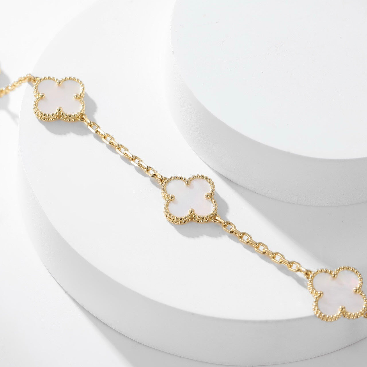 [Clover Jewelery]CLOVERS THE 10-MOTIFS WHITE MOTHER OF PEARL NECKLACE