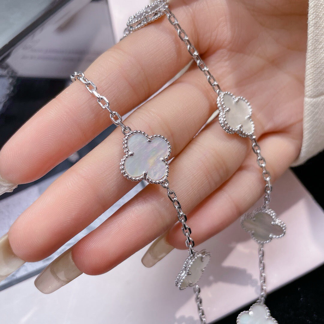 [Clover Jewelry]CLOVERS THE 10-MOTIFS WEISSE PERLMUTT-HALSKETTE