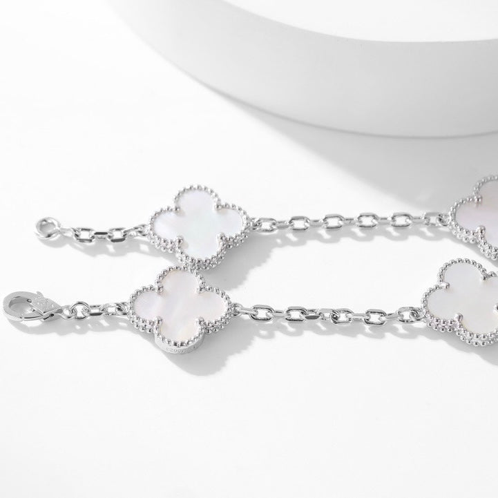 [Clover Jewelry]CLOVERS THE 10-MOTIFS WEISSE PERLMUTT-HALSKETTE