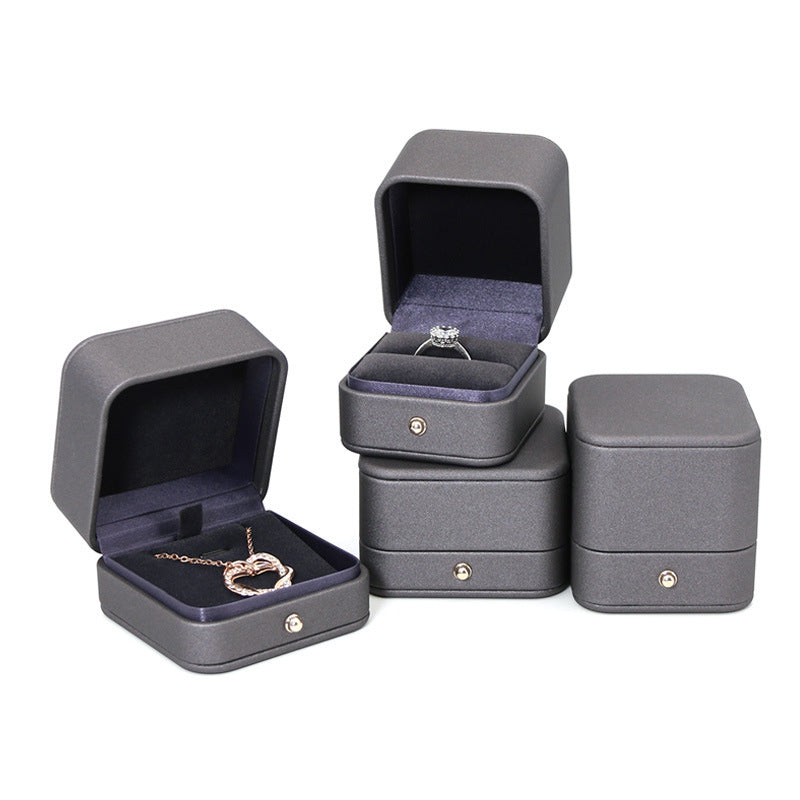 HOCHWERTIGE SCHMUCKGESCHENKBOX AUS PU-LEDER (OHNE LOGO)