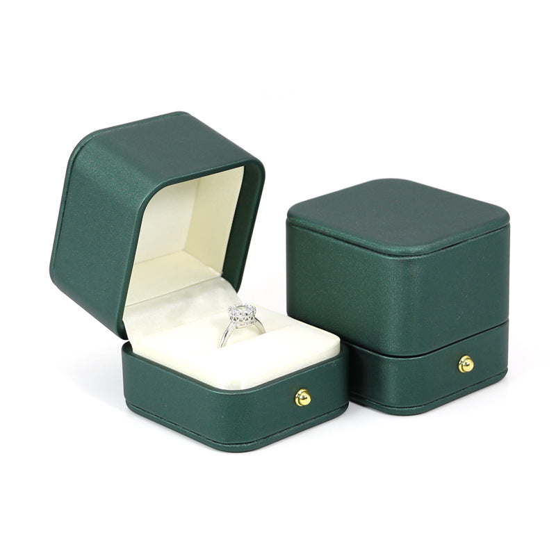 HOCHWERTIGE SCHMUCKGESCHENKBOX AUS PU-LEDER (OHNE LOGO)
