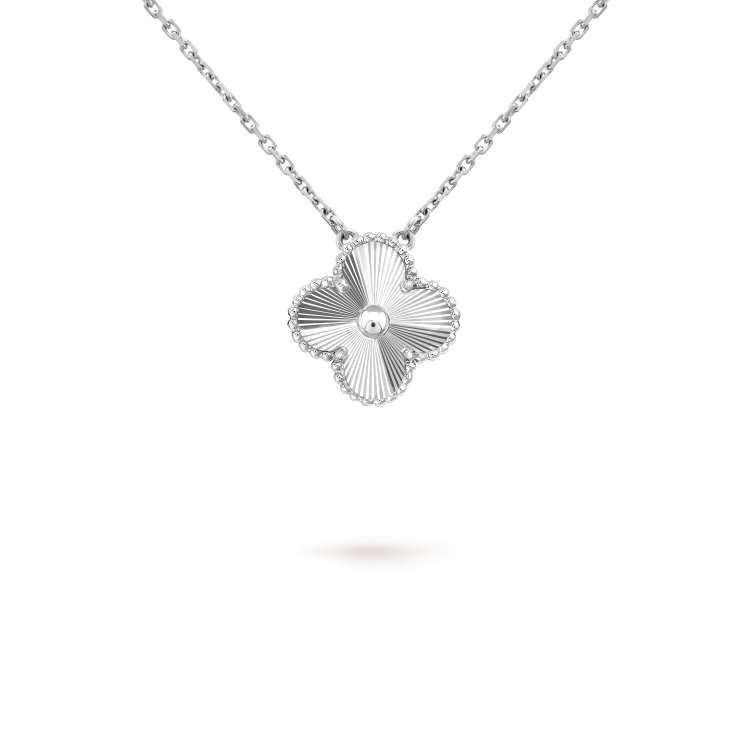 [Clover Jewelry]クローバー 15MM レーザーネックレス シルバー