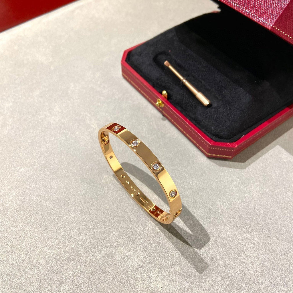 [Clover Jewelry]ラブブレスレット 6.1mm ダイヤモンド10石