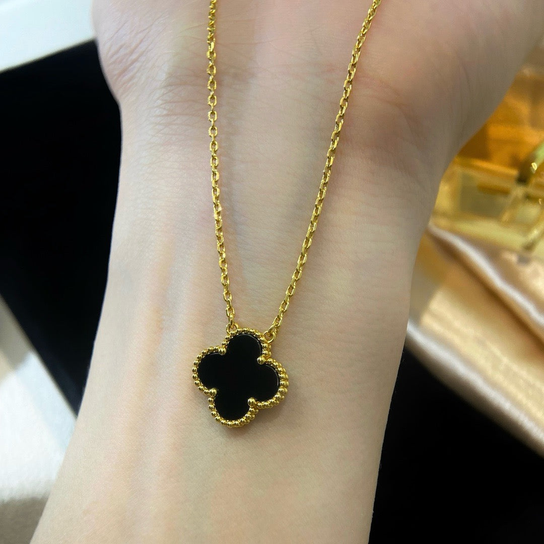 [Clover Jewelery]CLOVER 15MM BLACK ONYX SINGLE FLOWER NECKLACE