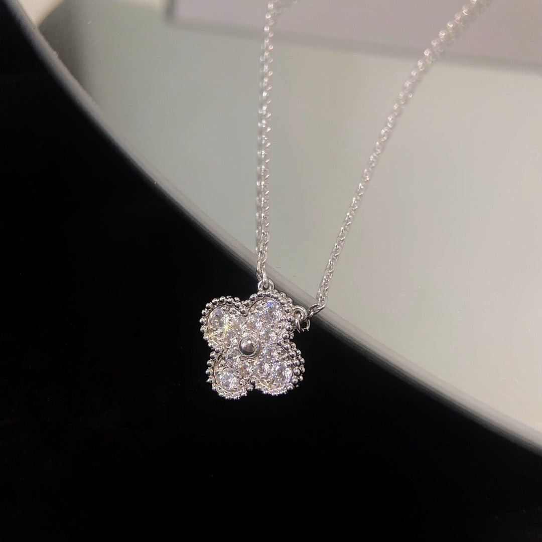 [Clover Jewelery]CLOVER 15MM DIAMOND SINGLE FLOWER NECKLACE