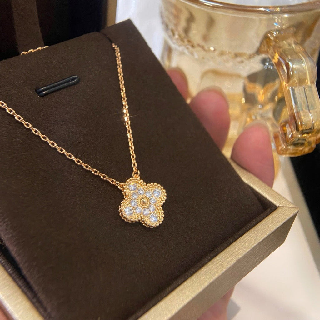 [Clover Jewelry]CLOVER 15MM DIAMOND SINGLE FLOWER NECKLACE