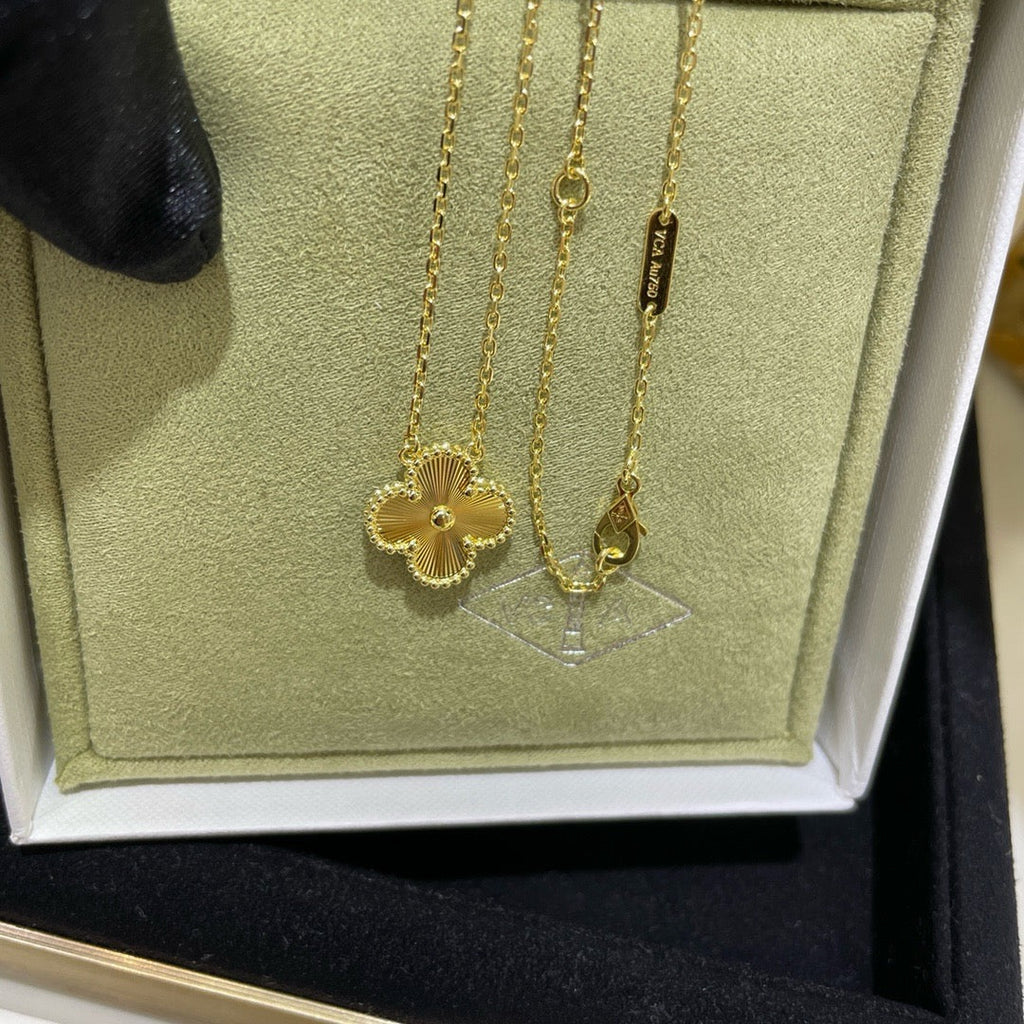 [Clover Jewelry]CLOVER 15MM LASER-HALSBAUM