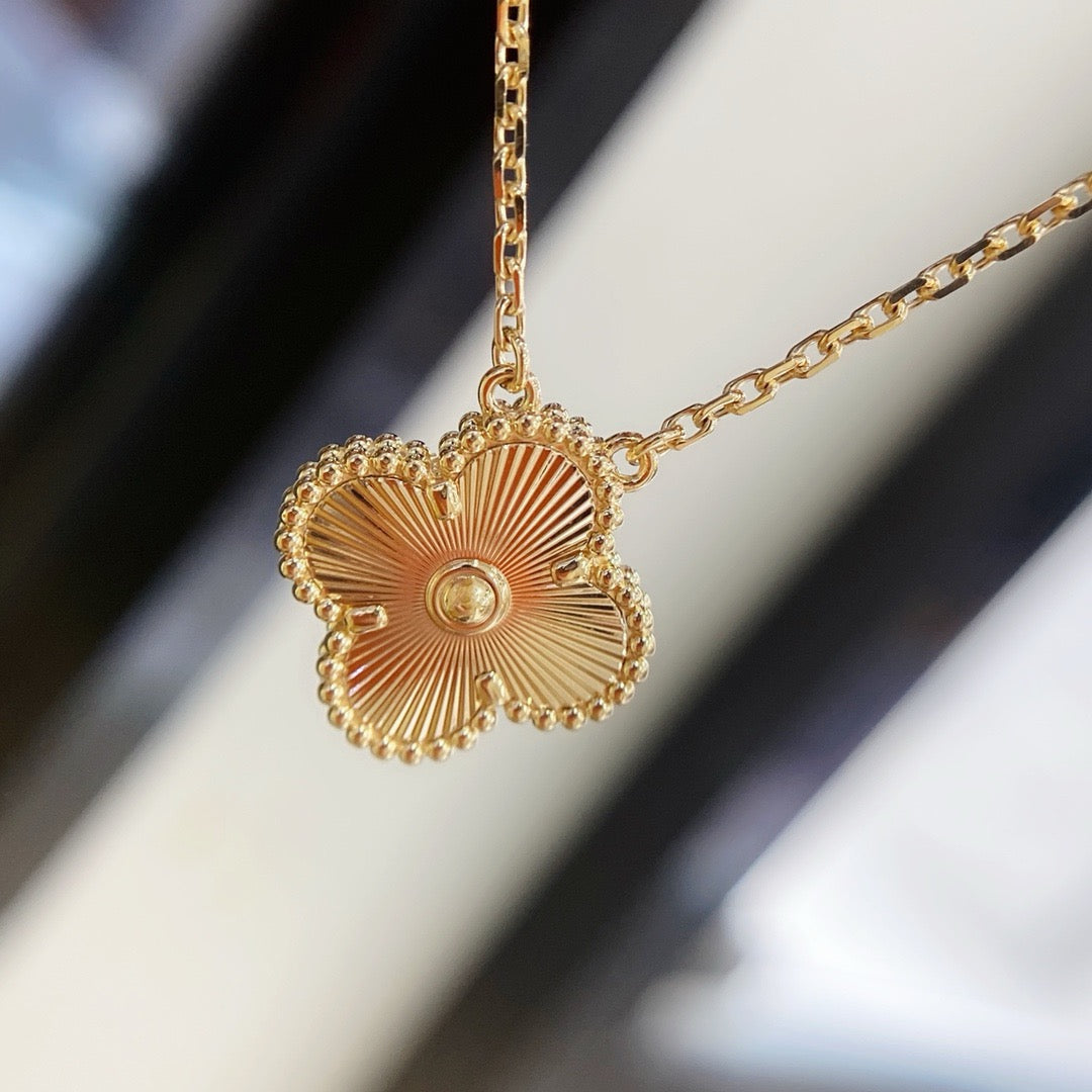 [Clover Jewelery]CLOVER 15MM LASER NECKLACE