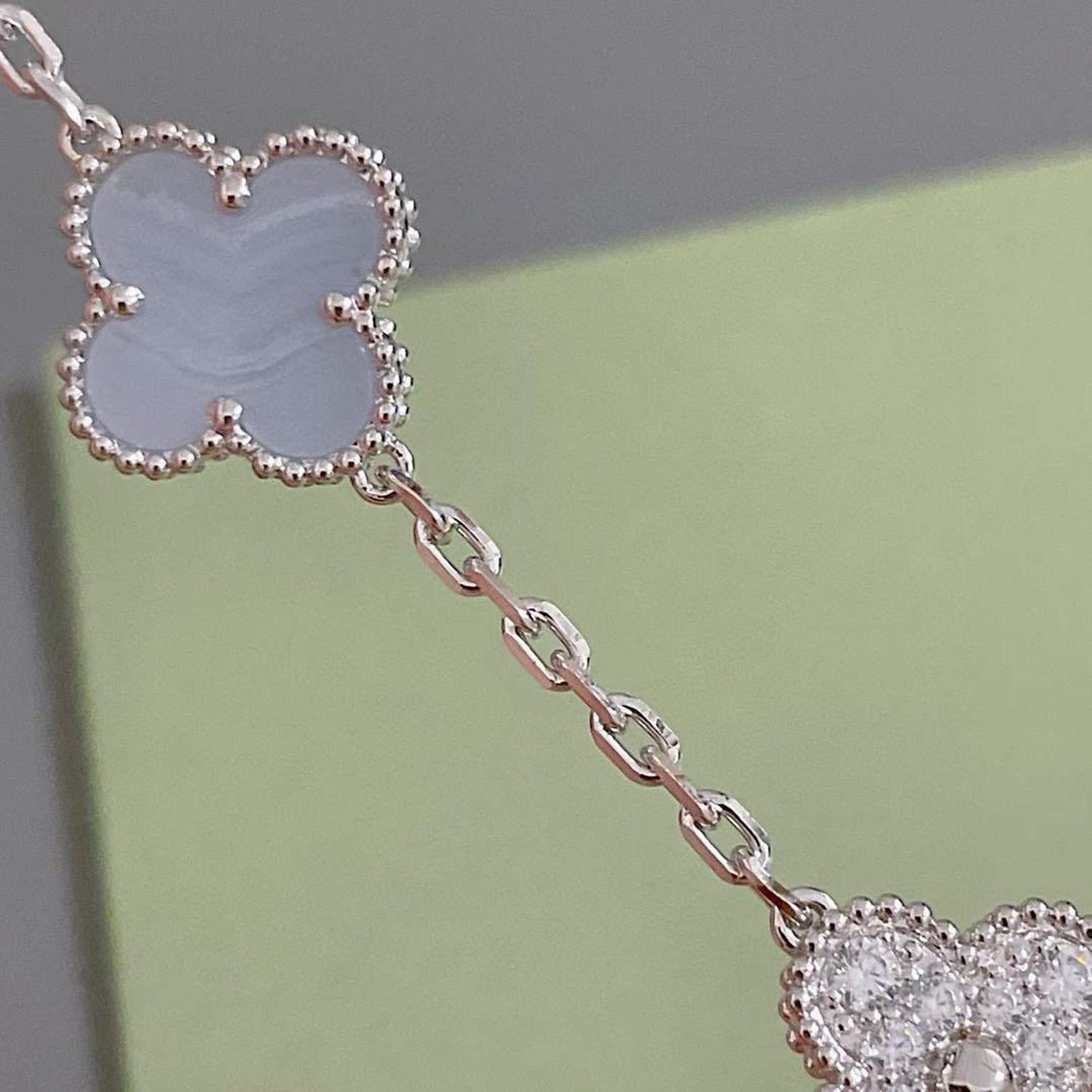 [Clover Schmuck]CLOVER 5 MOTIV DIAMANT LILA CHALCEDON ARMBAND SILBER