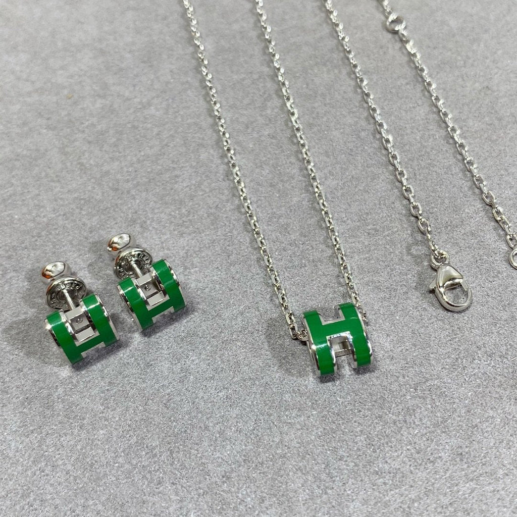 [クローバージュエリー]POP H グリーンネックレス シルバーアンドゴールド