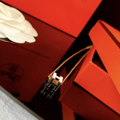 [Clover Jewelery]H WHITE SQUARE GOLD NECKLACE