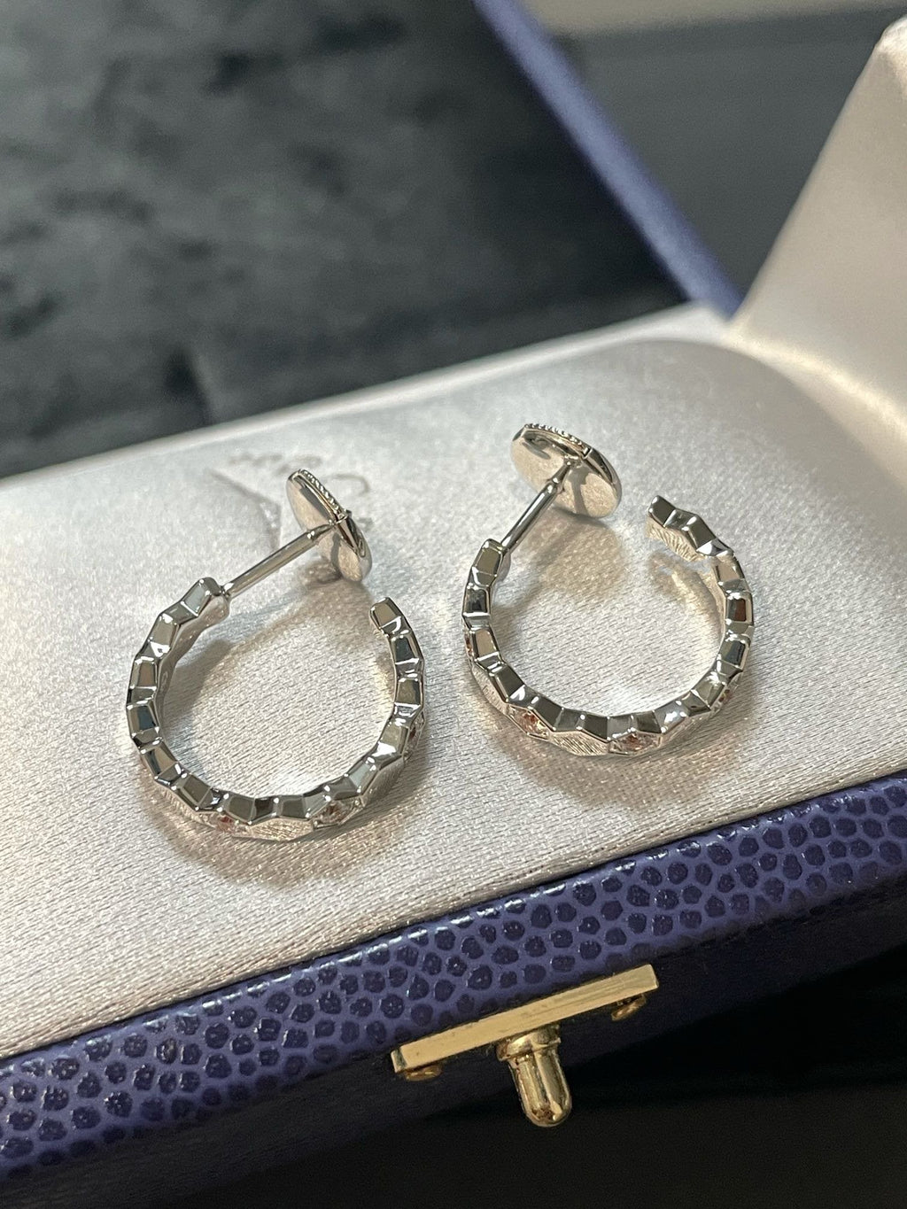 [Clover Jewelry]Hohles Design Vierblättriges Kleeblatt Ring