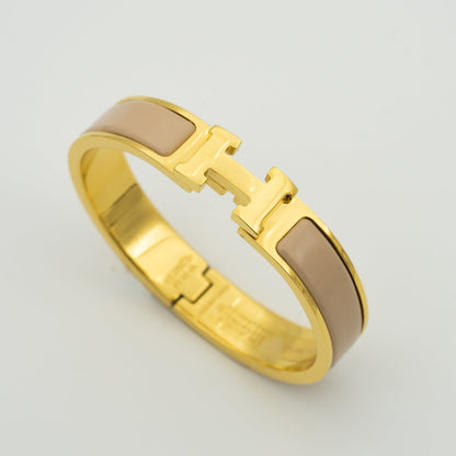 [Clover Jewelery]H GREY BRACELET