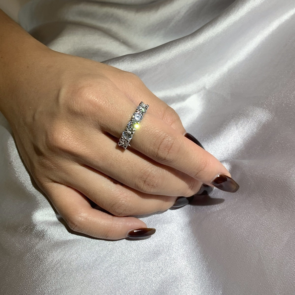 [Clover Jewelery]Gorgeous Round Cut Tennis Ring