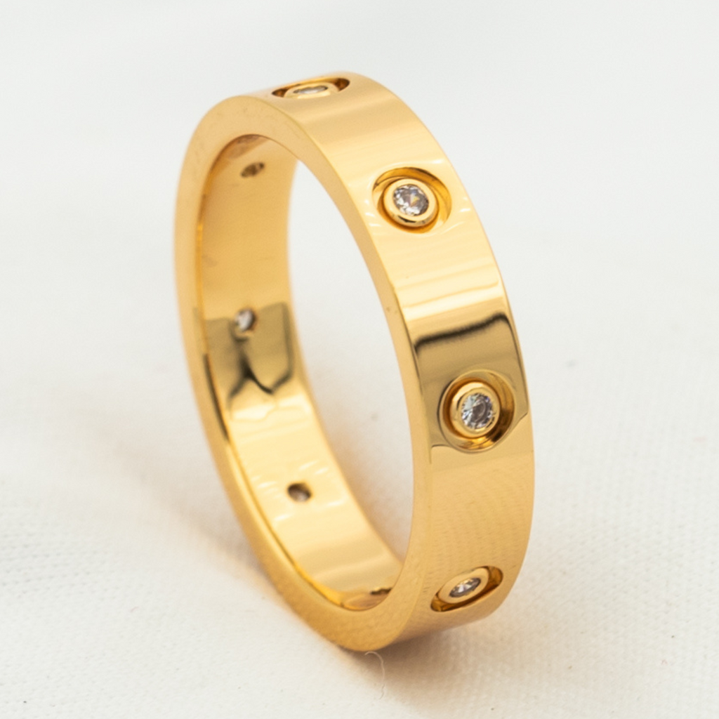 [クローバージュエリー] LOVE リング 3.6MM 8 ダイヤモンド