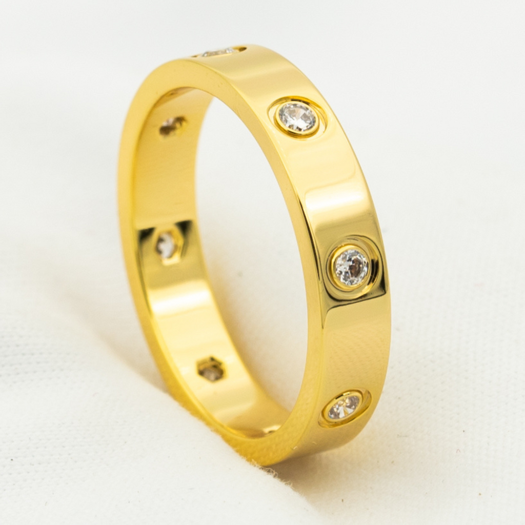 [クローバージュエリー] LOVE リング 3.6MM 8 ダイヤモンド
