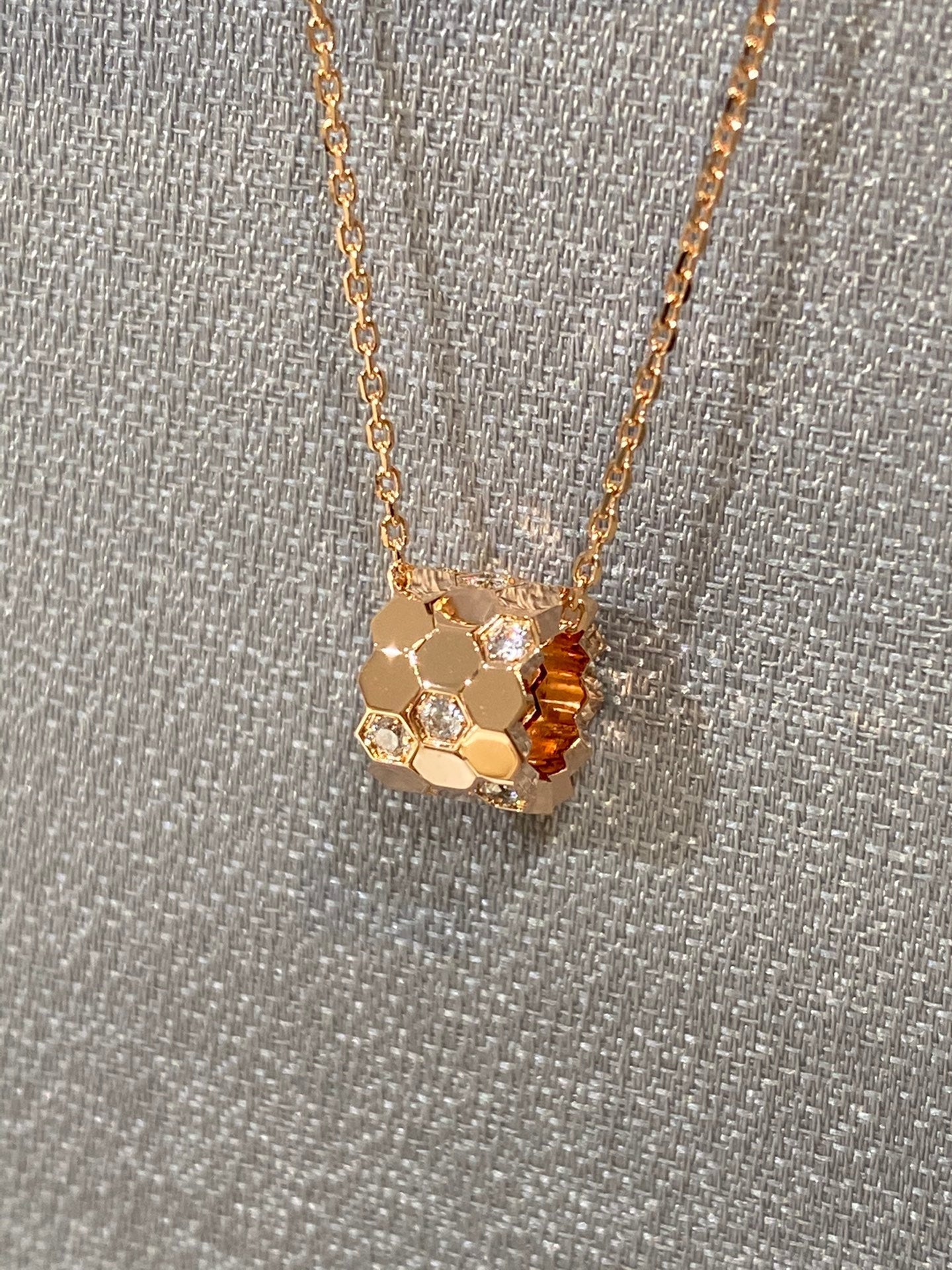 [Clover Jewelery]BEE LOVE DIAMOND NECKLACE
