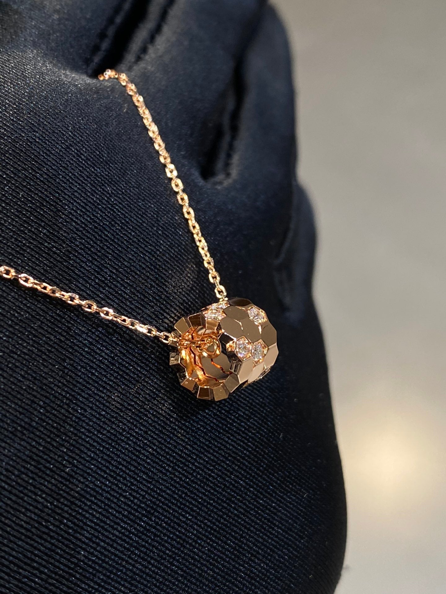 [Clover Jewelery]BEE LOVE DIAMOND NECKLACE