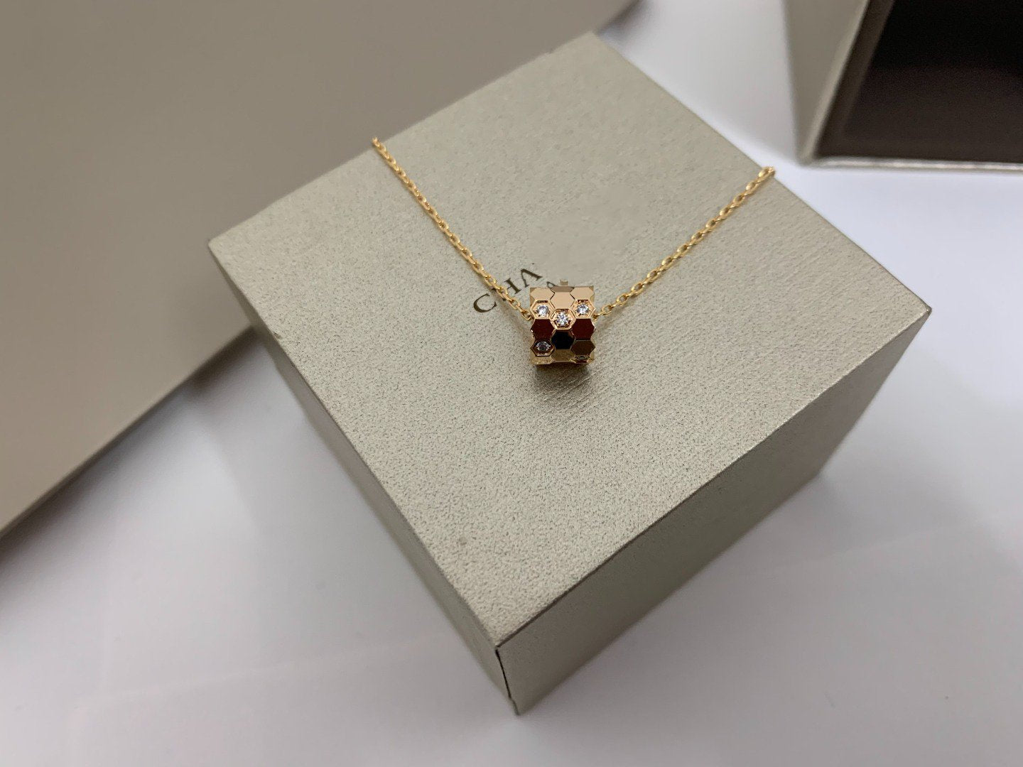 [Clover Jewelery]BEE LOVE DIAMOND NECKLACE