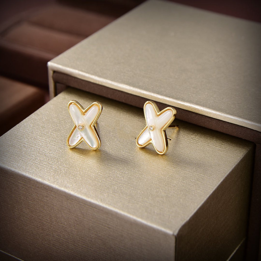 [Clover Jewelry]JEUX DE WHITE MOP GOLD DIAMOND EARRINGS