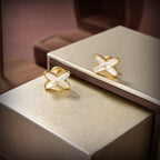 [Clover Jewelry]JEUX DE WHITE MOP GOLD DIAMOND EARRINGS