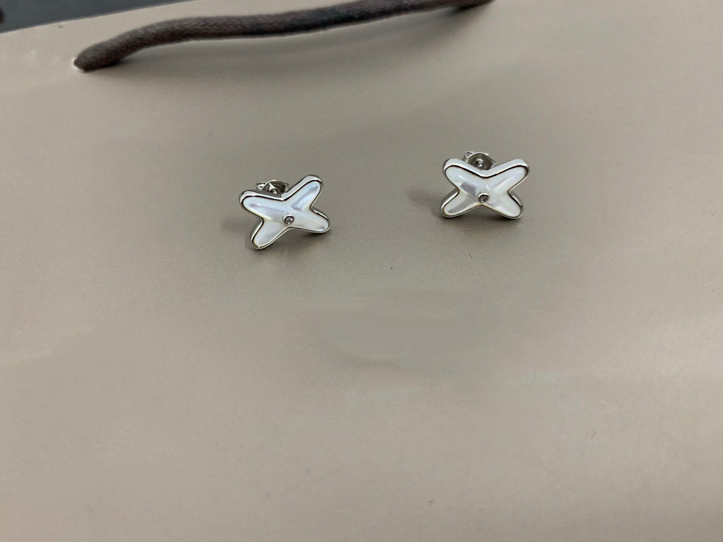 [Clover Schmuck]WEISSE MOP SILBER DIAMANT OHRRINGE