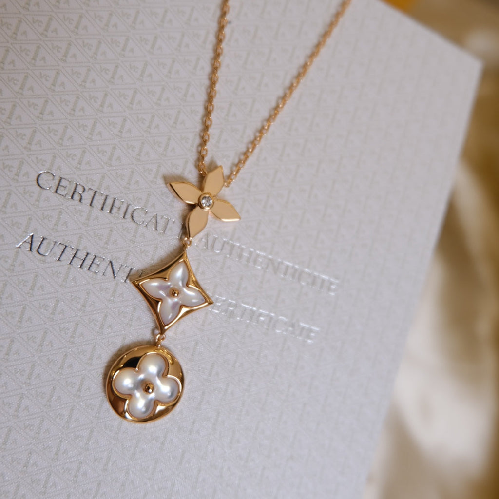 [Clover Jewelry]COLOR BLOSSOM LARIAT NECKLACE PINK GOLD WHITE MOTHER PEARL AND DIAMOND
