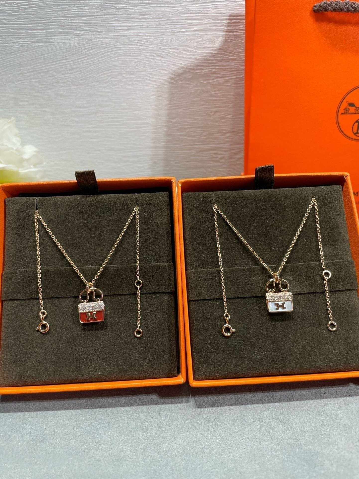 [Clover Jewelery]H CIRCE MOISSANITE PENDANT NECKLACE GOLD