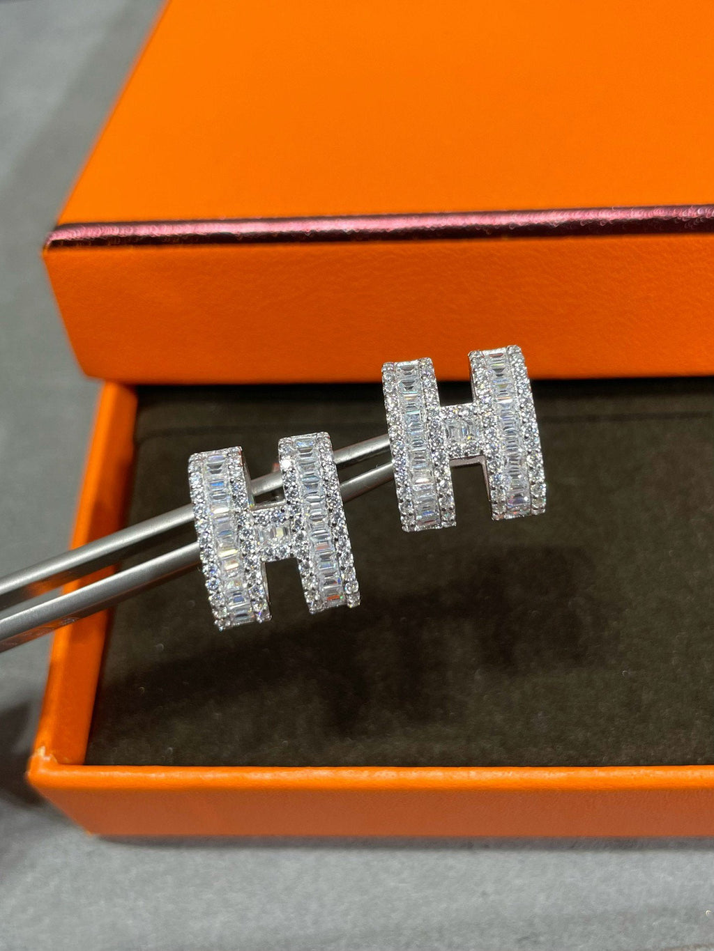 [Clover Jewelry]Hスタッドイヤリング シルバーダイヤモンド