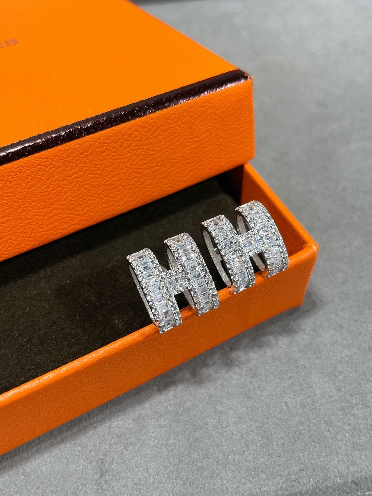 [Clover Jewelry]Hスタッドイヤリング シルバーダイヤモンド