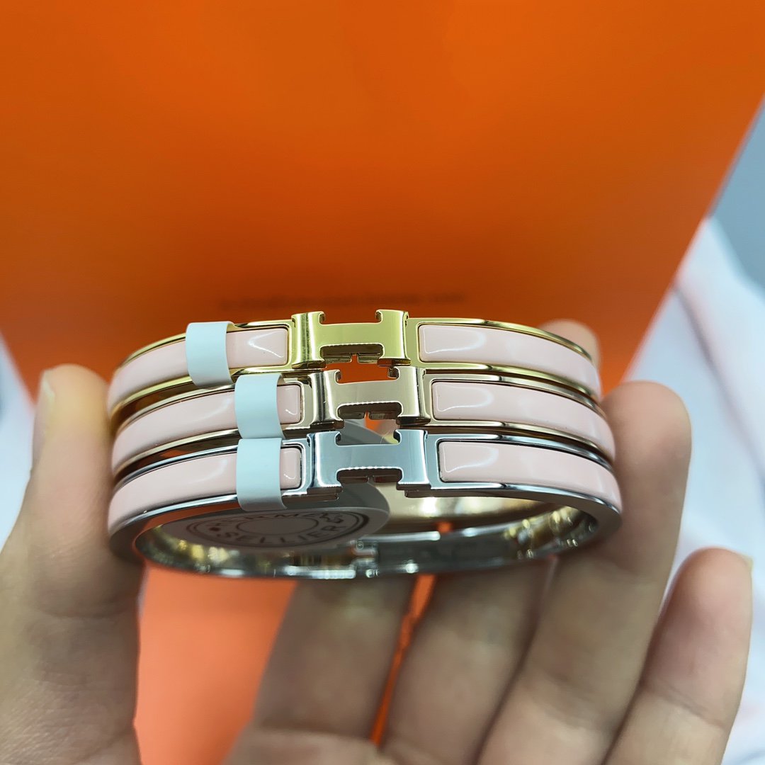 [クローバージュエリー]クラシック H クリック ピンク 8mm エナメルブレスレット