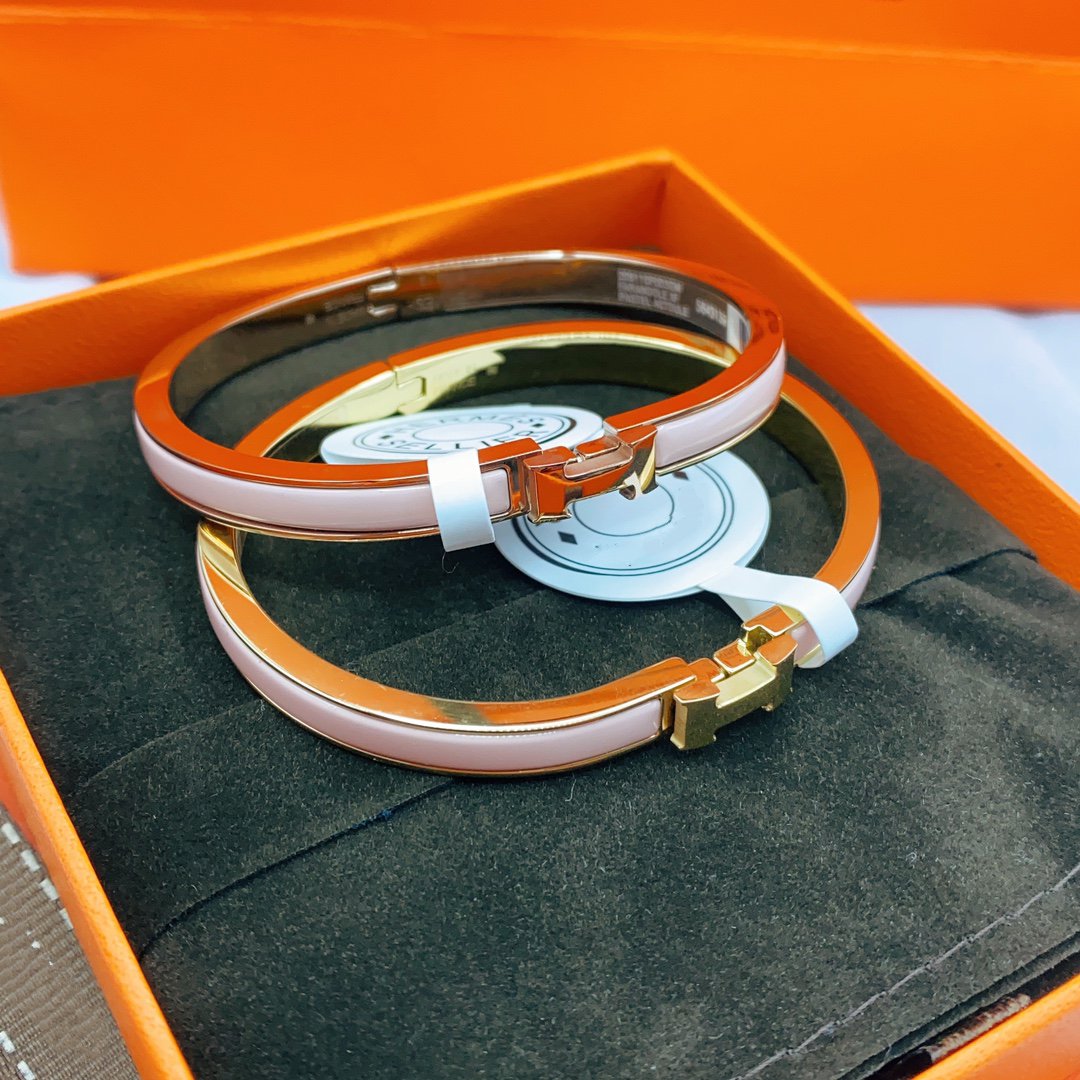 [クローバージュエリー]クラシック H クリック ピンク 8mm エナメルブレスレット