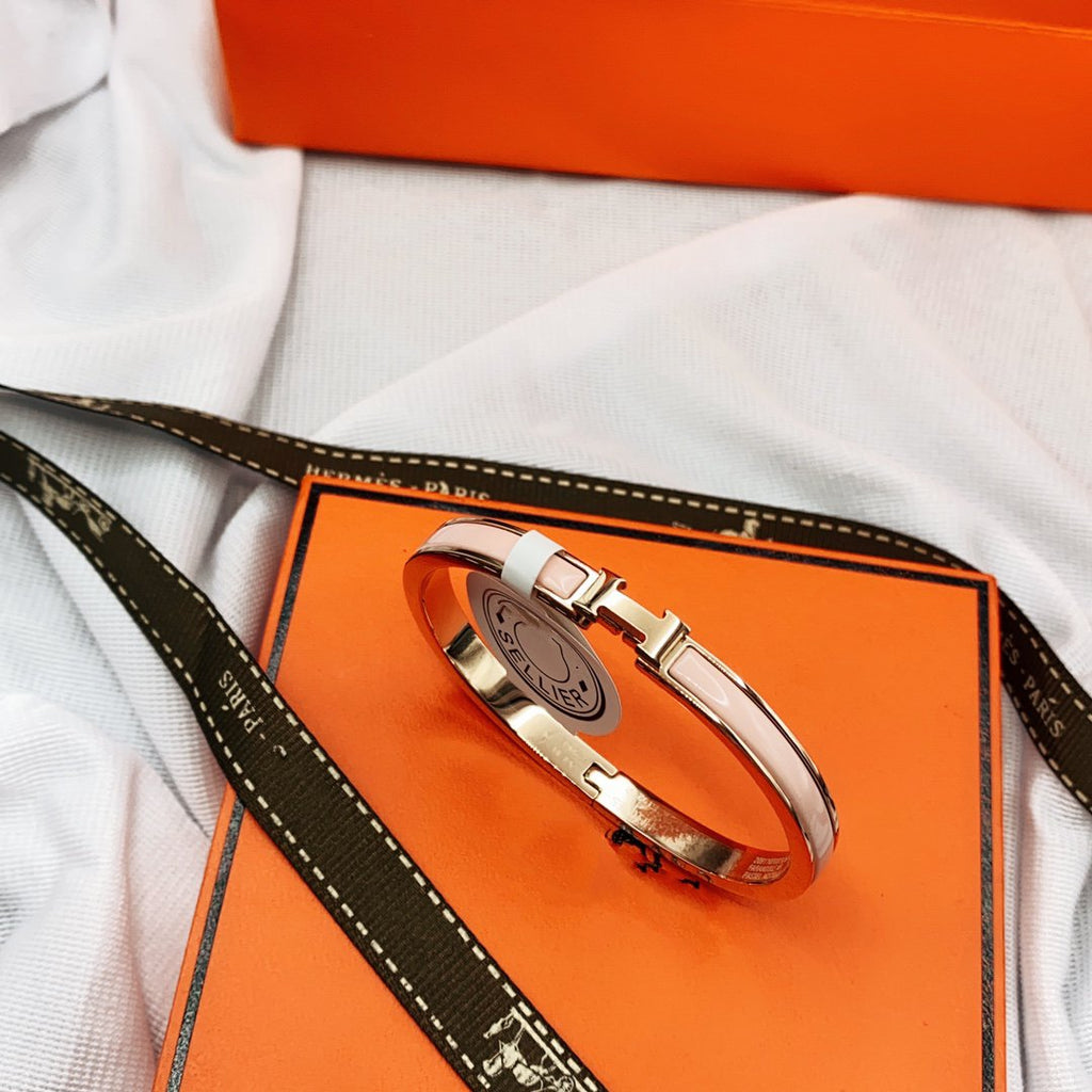 [クローバージュエリー]クラシック H クリック ピンク 8mm エナメルブレスレット