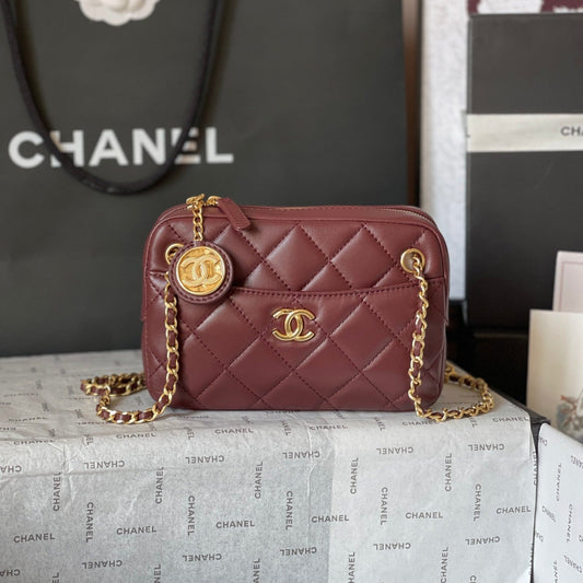 CAMERA BAG 18 IN BUCCANEER RED QUILTED LAMBSKIN DOUBLE C GOLD COIN