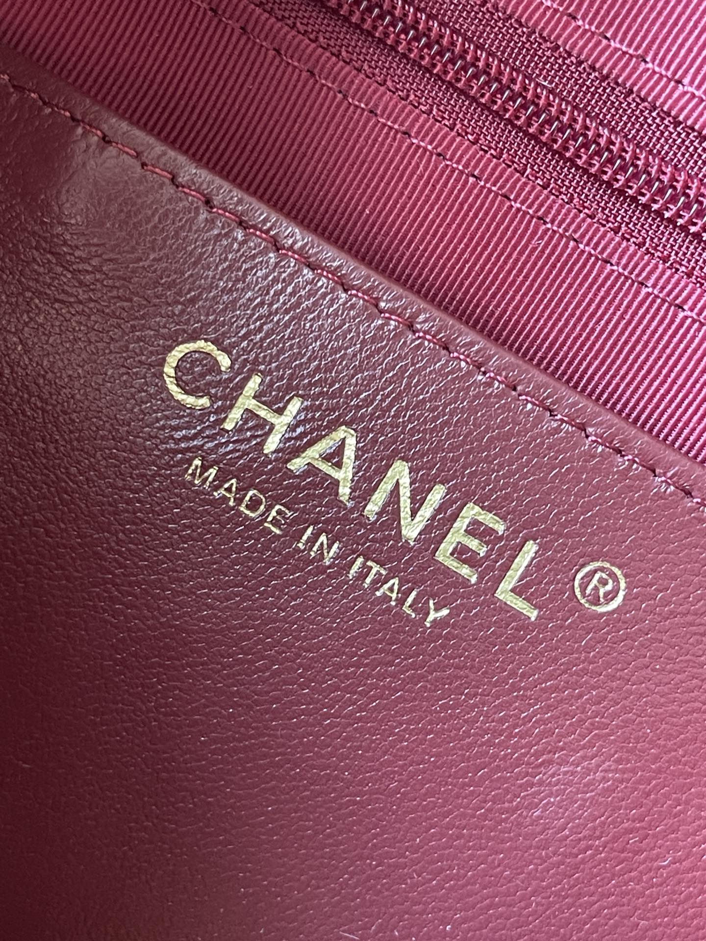 CAMERA BAG 24 IN BUCCANEER RED QUILTED LAMBSKIN DOUBLE C GOLD COIN