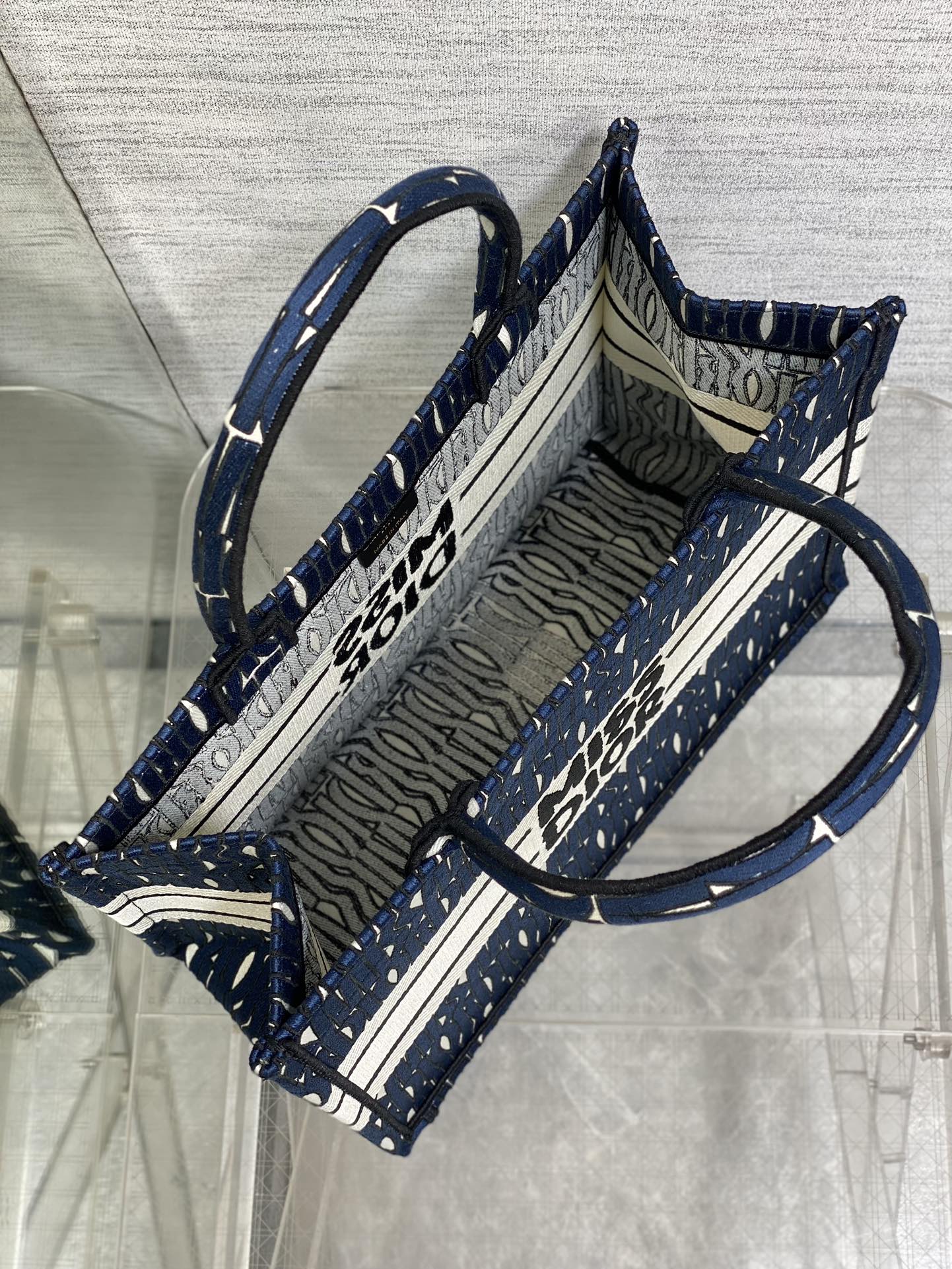 MISS MEDIUM TOTE 36 IN WHITE MIX DEEP COVE BLUE CANVAS