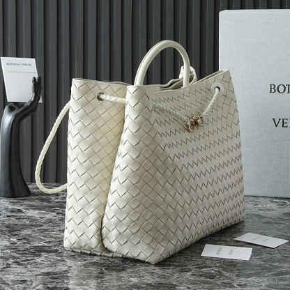 BOTTEGA VENETA 25S LARGE ANDIAMO 42 IN IVORY CALFSKIN GOLD HARDWARE