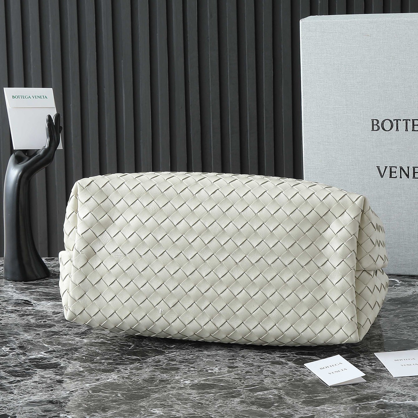 BOTTEGA VENETA 25S LARGE ANDIAMO 42 IN IVORY CALFSKIN GOLD HARDWARE