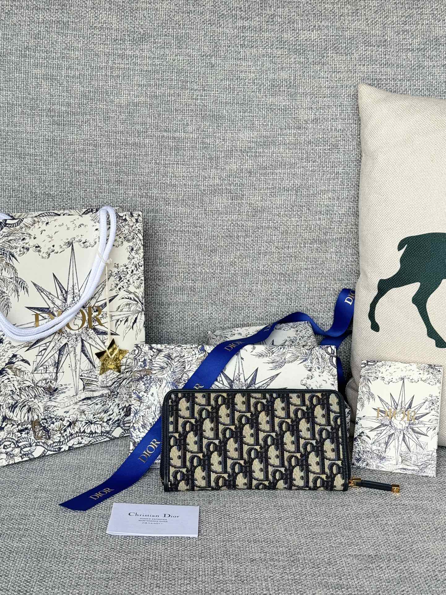 MONTAIGNE VOYAGEUR LONG WALLET 20 IN BLACK MONOGRAM OBLIQUE JACQUARD