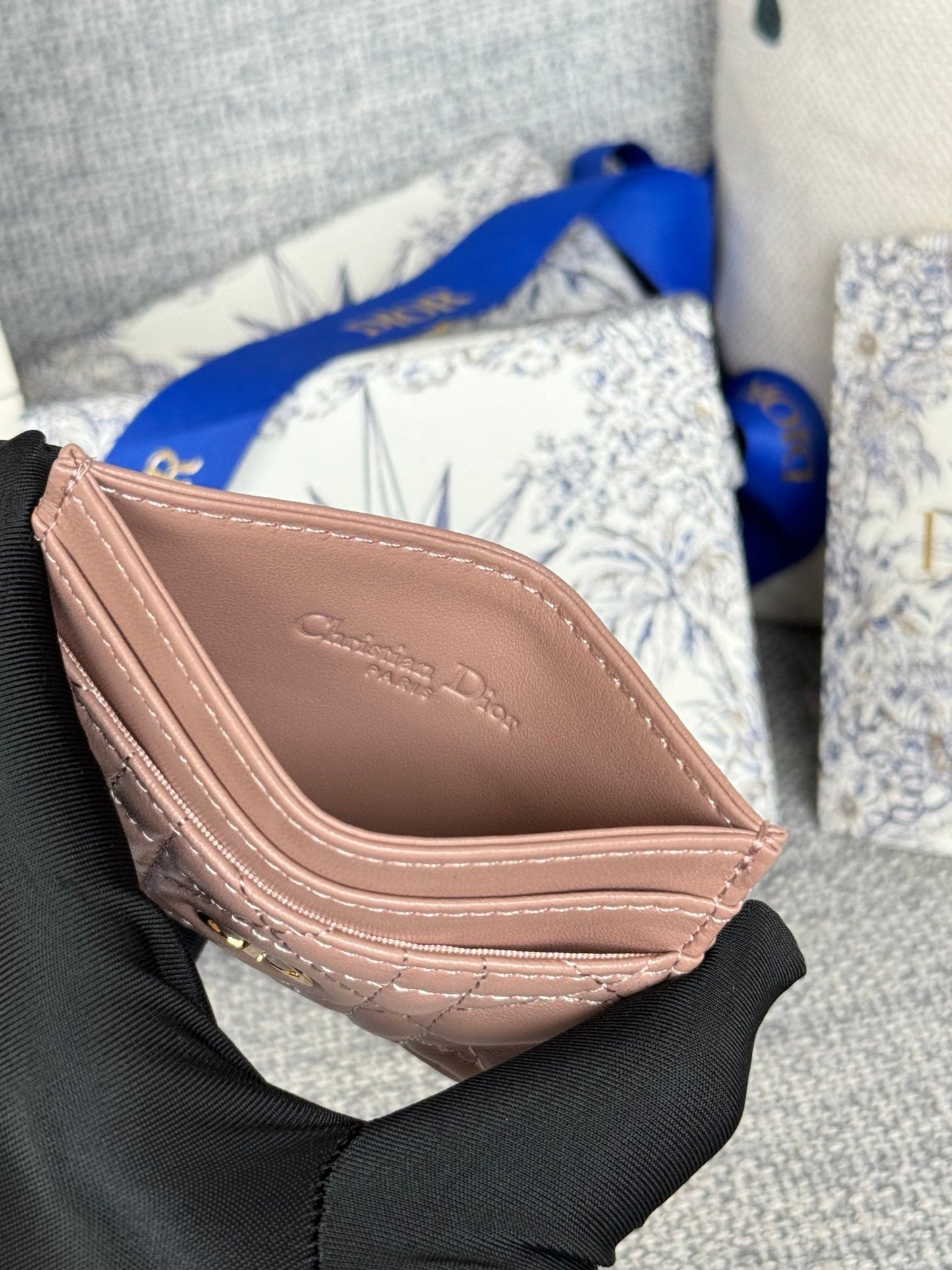 CARO FREESIA CARD HOLDER 10 IN BABY PINK CANNAGE CALFSKIN