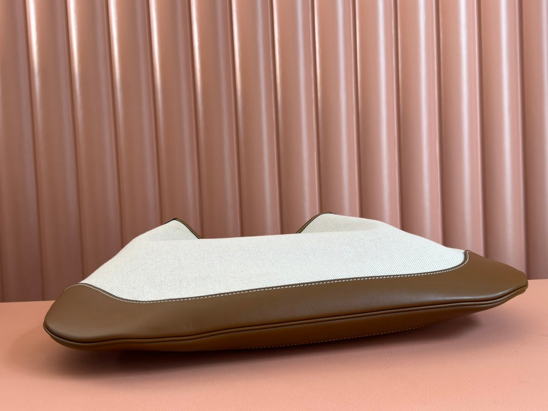 B LARGE SHOULDER BAG 49 IN NATURAL CANVAS AND BROWN CALFSKIN