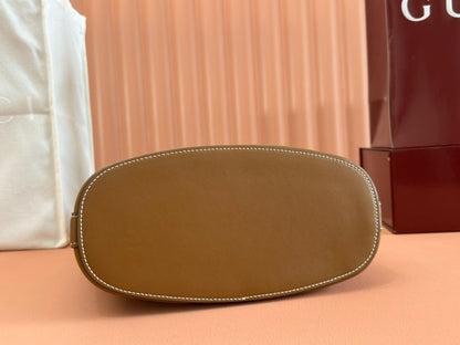 73 MEDIUM BUCKET BAG 27.5 IN BROWN SMOOTH CALFSKIN